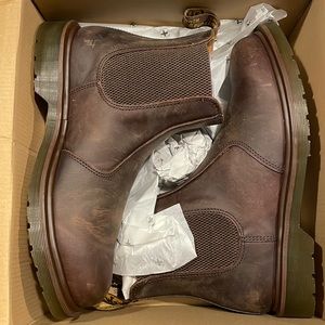 Nwt dr. Martens gaucho boots Chelsea